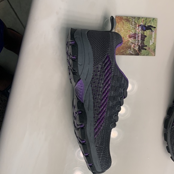 Hiking shoes - Picture 2 of 9